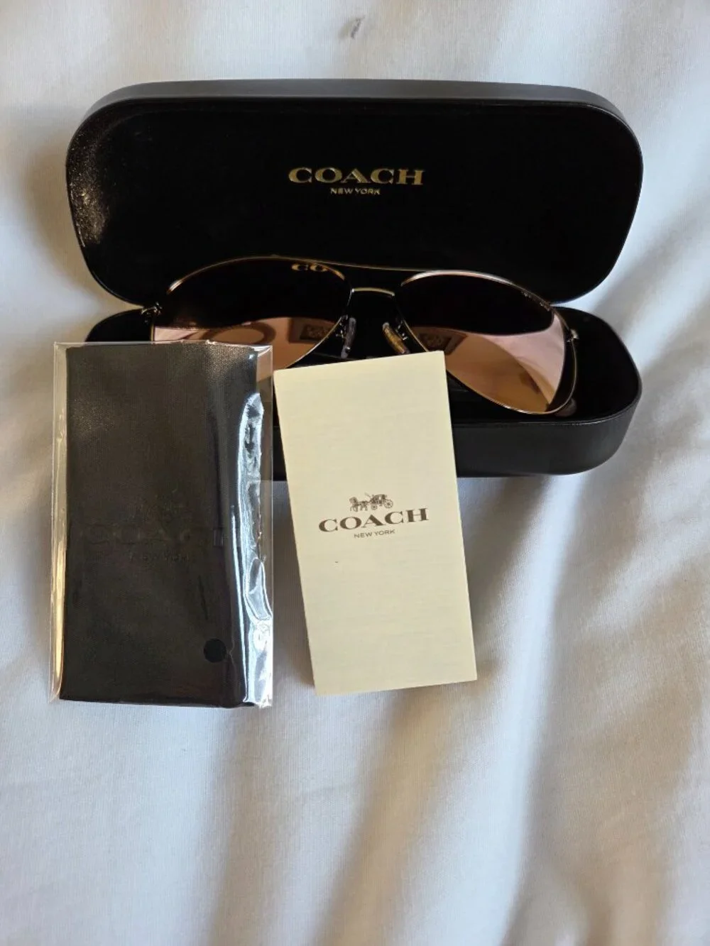 NEW IN CASE AUTHENTIC COACH HC7079 90056F Light Gold Sunglasses